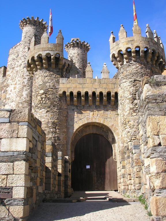 Hostal Monteclaro Ponferrada Exterior foto
